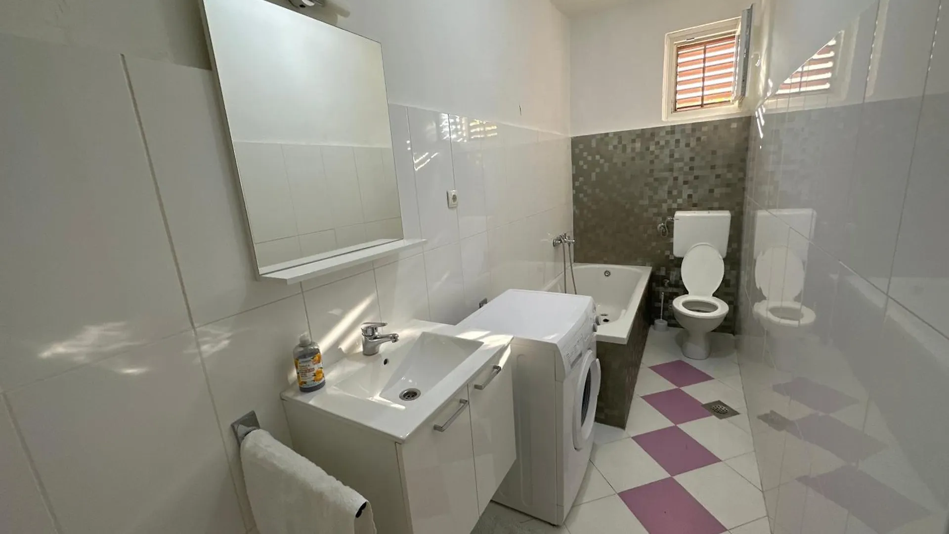 Apartment Anna 扎达尔